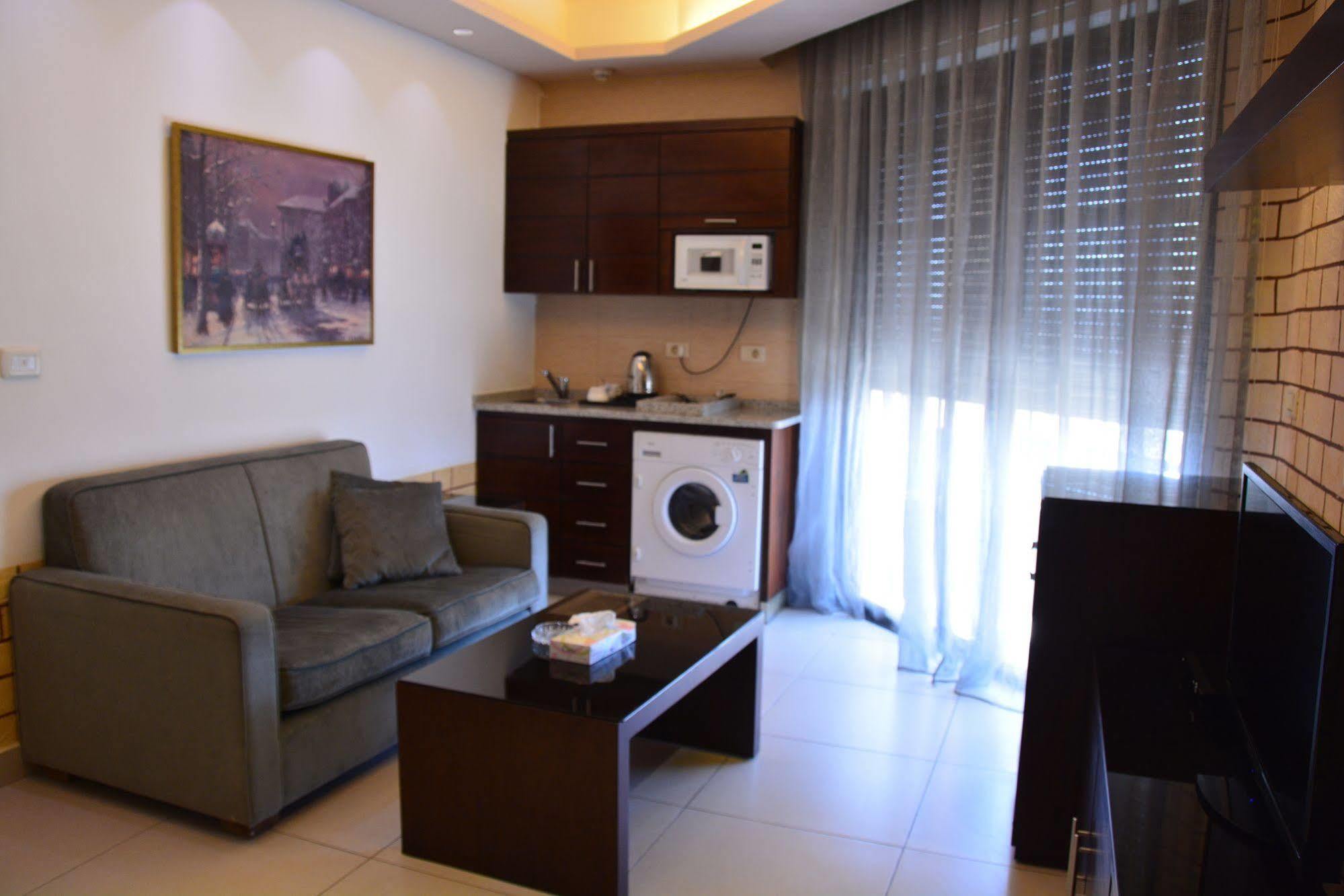 Nadine Hotel Suites Amman Dış mekan fotoğraf